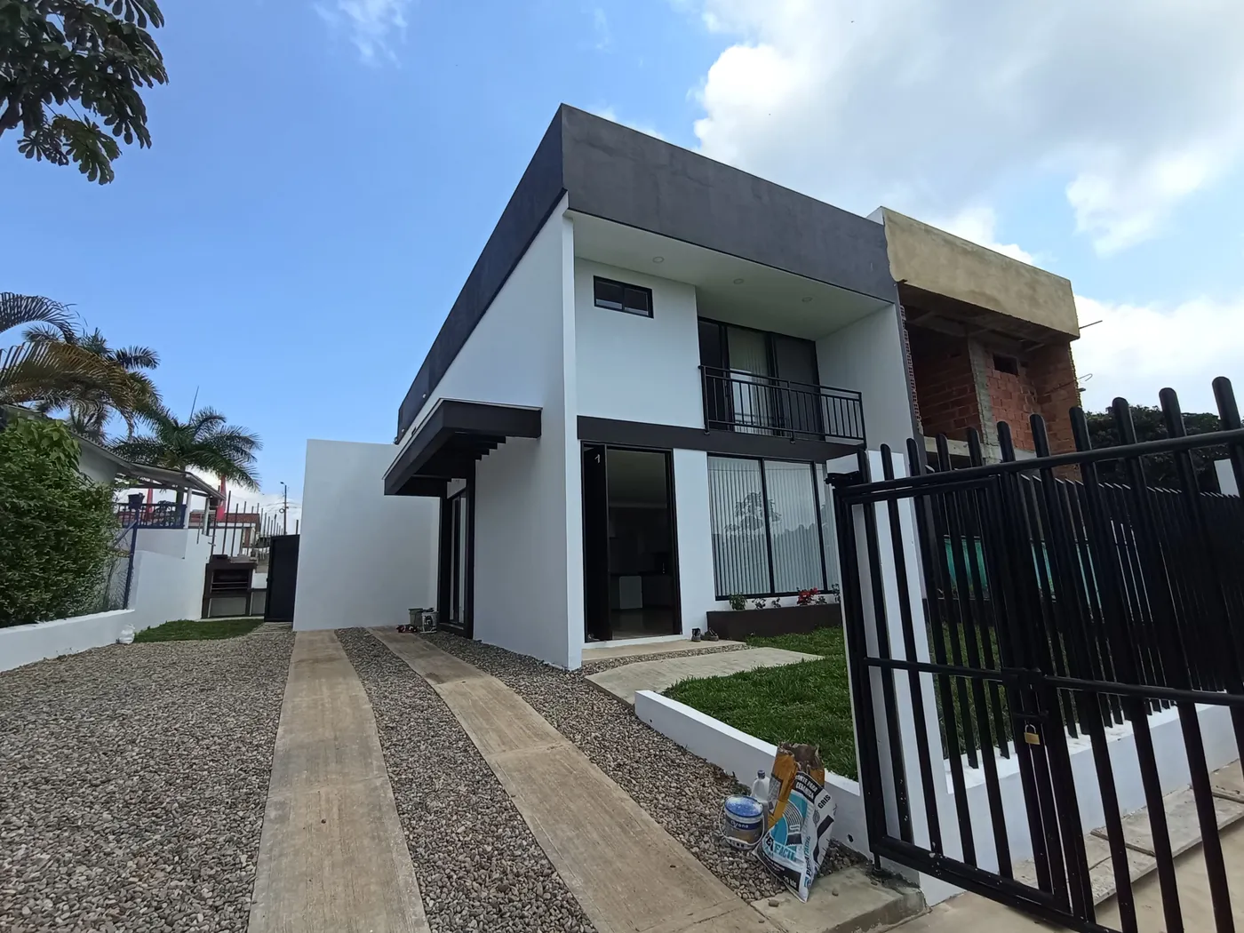 Casa terminada por LC Constructores